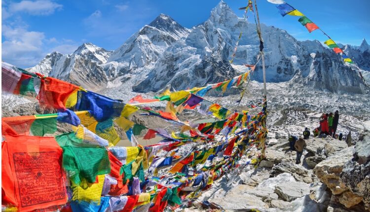 Saison de l’Everest : des records, des embouteillages et huit morts