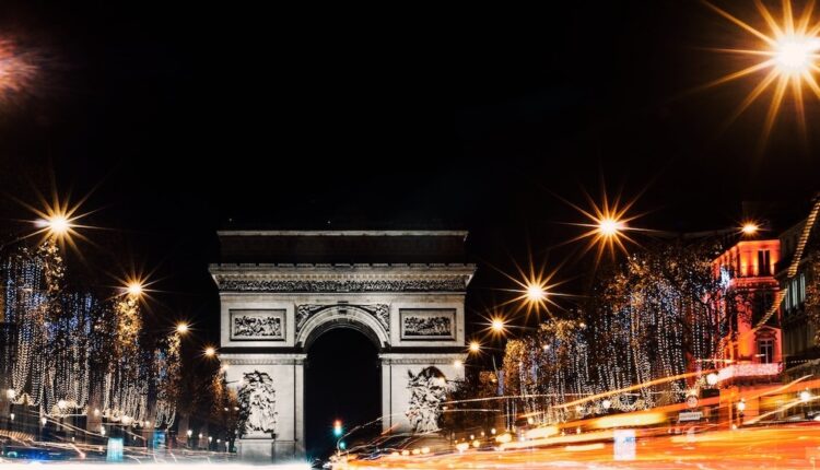 Comment ramener les Parisiens sur les Champs-Elysées ?