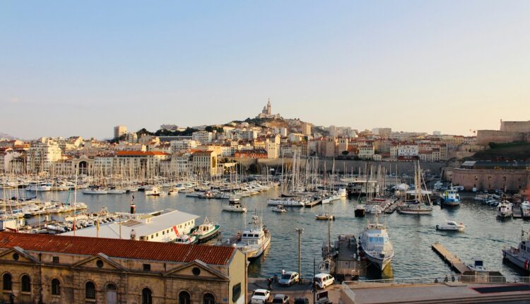 France : 225 000 personnes à Marseille pour l’arrivée de la flamme olympique