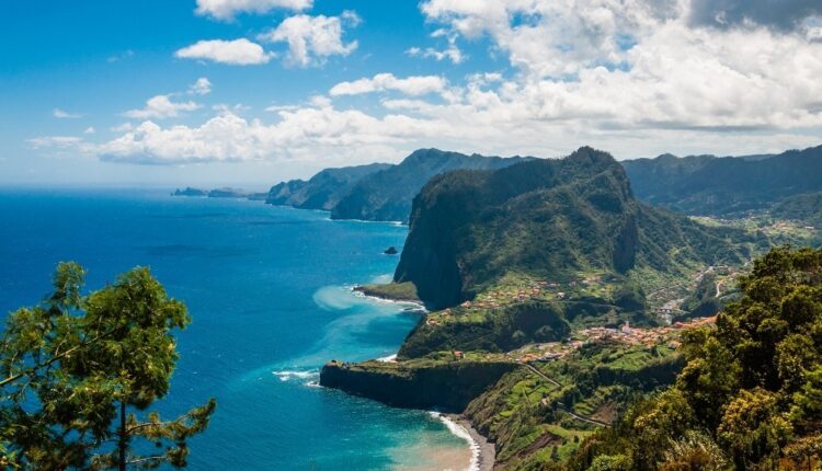 Madère : l’Office de tourisme annonce le "retour à la normale" à l’aéroport et rassure les voyageurs