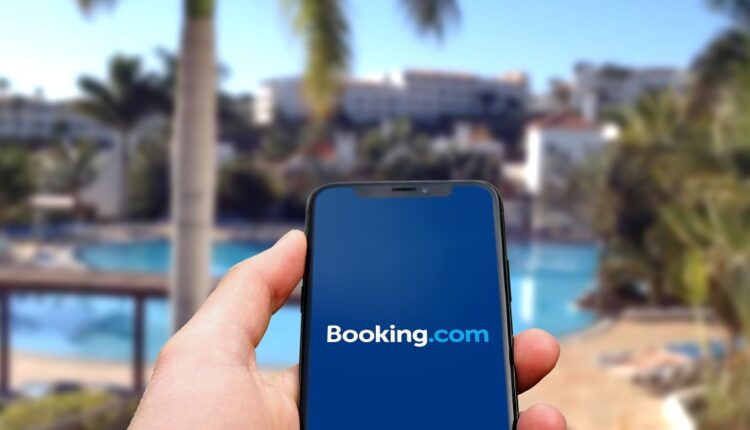 Audience internet : Booking.com sur la 3e marche du podium