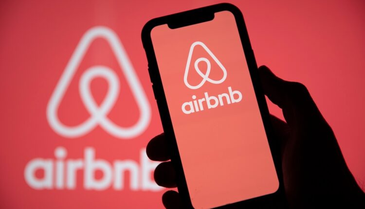 Faut-il interdire Airbnb ? - Linda Lainé sur RFI (Replay)