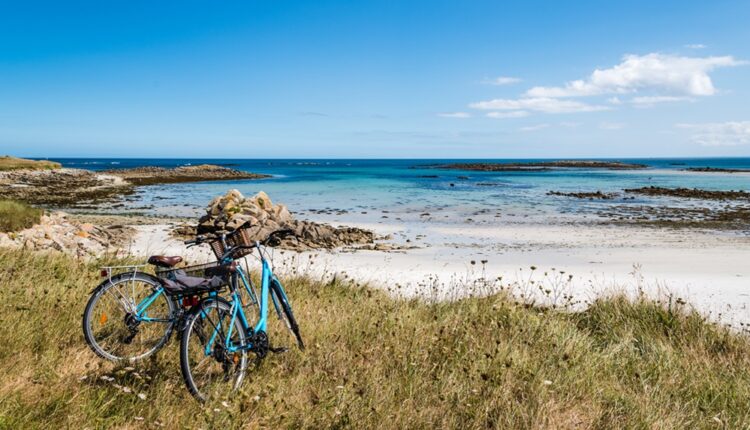 [L’ÉDITO DE LINDA] Tourisme durable : quand la France rétropédale